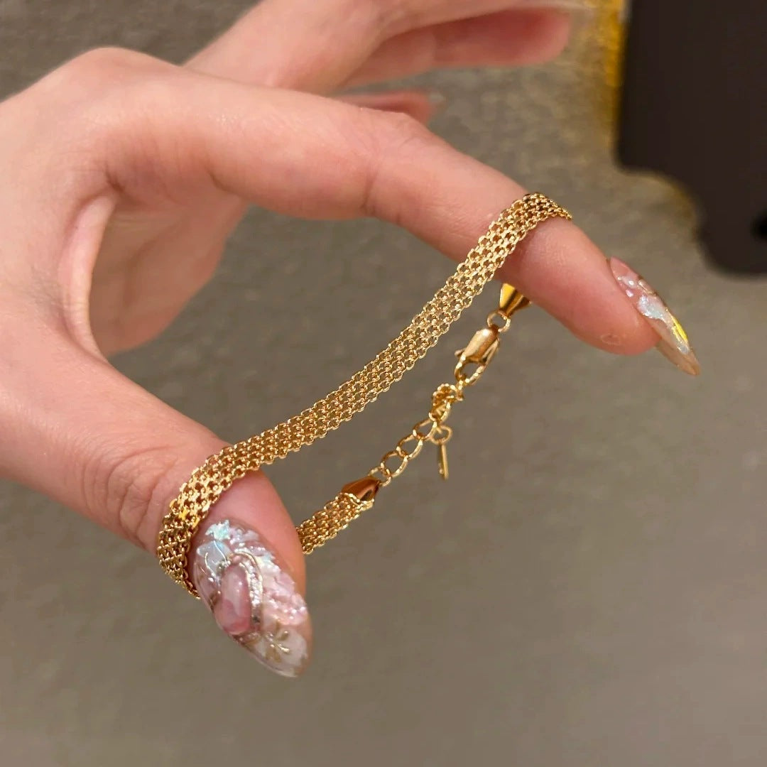Retro jewelry set by Yoshan, detail view 2