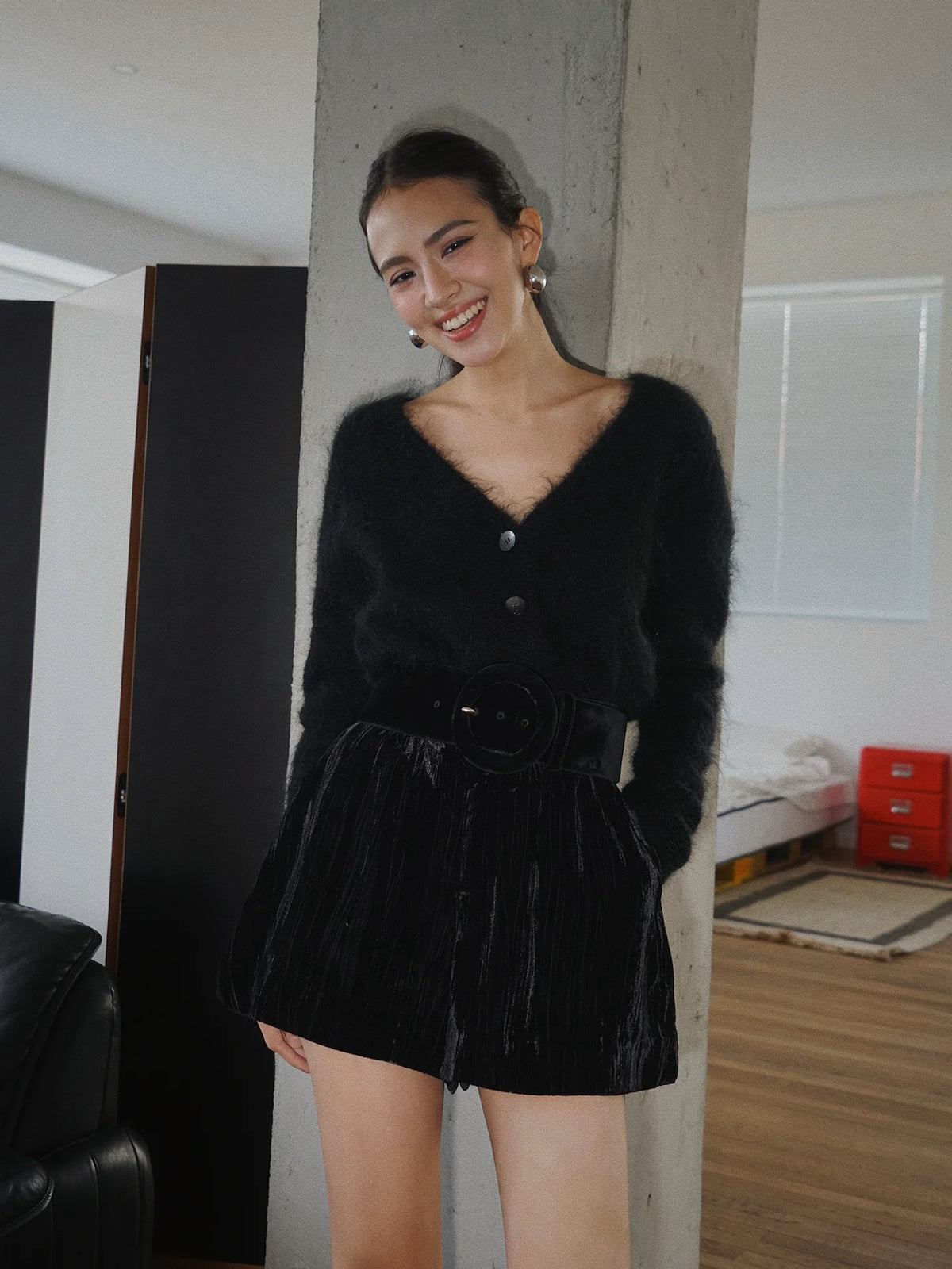 Women's Wool V-Neck Fall Winter Fuzzy Oversized Cardigan Relaxed Fit Knit Outerwear for Travel Day Everyday Work
