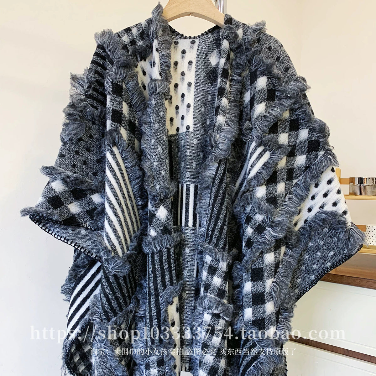 PJ39 Black/White