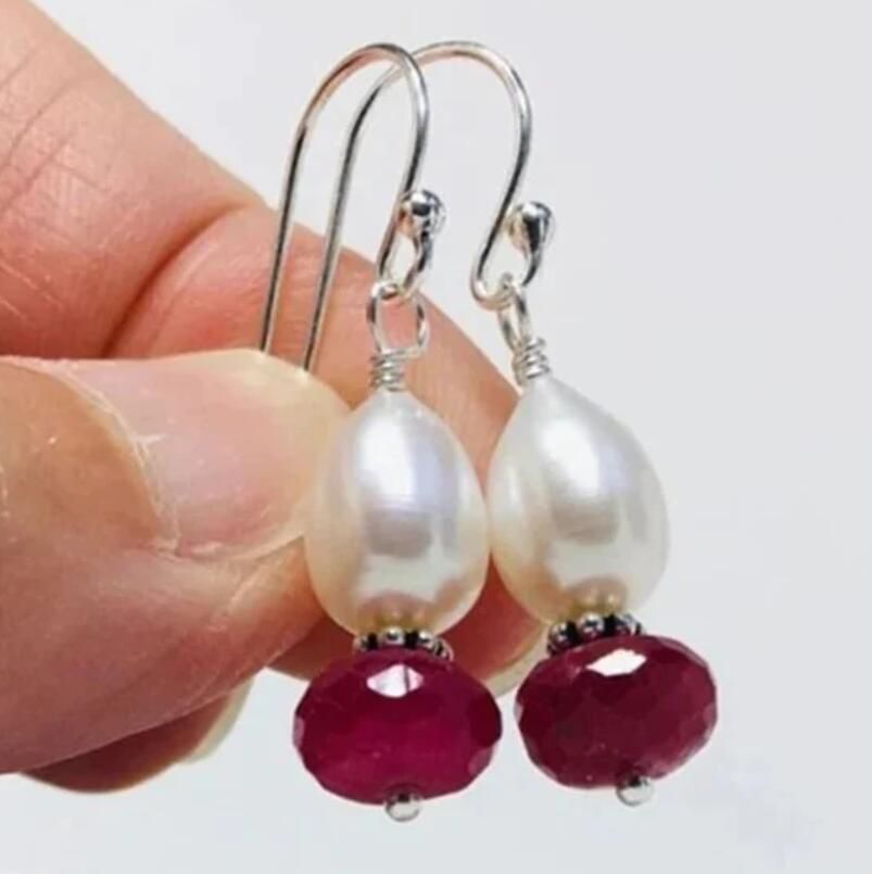 Pearl earrings by Yoshan