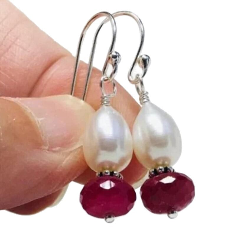 Pearl earrings by Yoshan, detail view 3