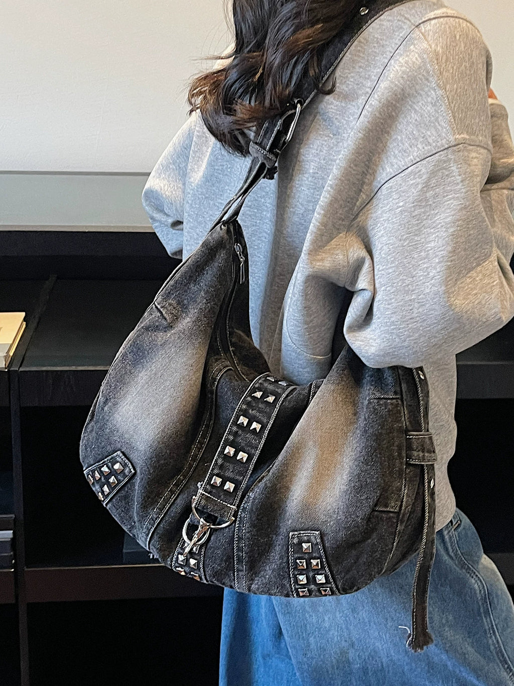 Women's Large-capacity Studded Spring Summer Tote Bag Shoulder Crossbody Purse Work Travel Everyday Purse