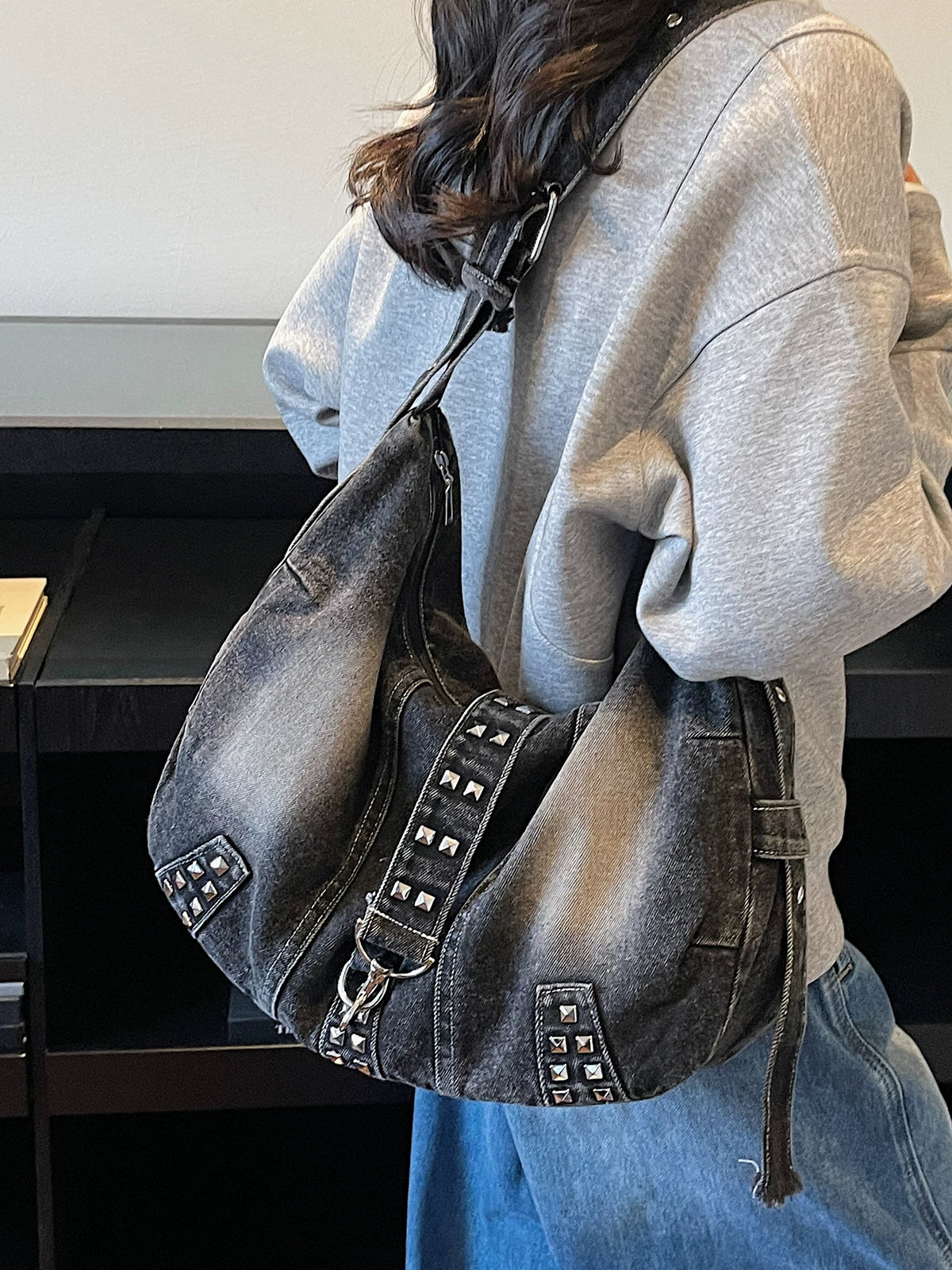 Women's Large-capacity Studded Spring Summer Tote Bag Shoulder Crossbody Purse Work Travel Everyday Purse