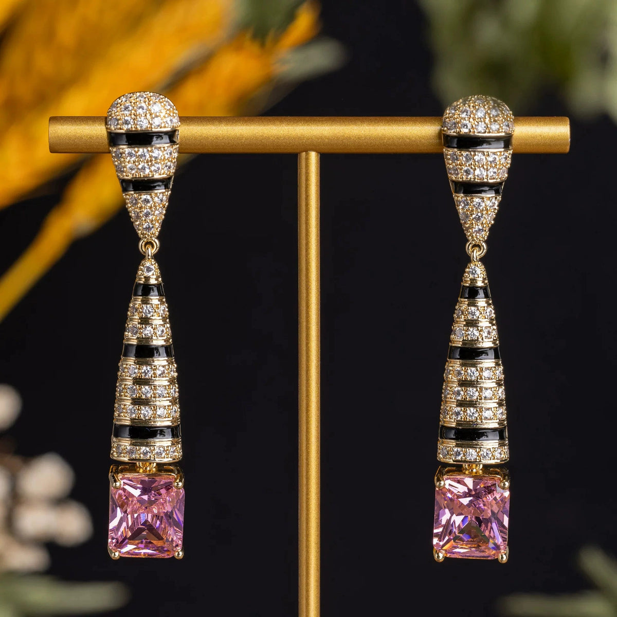 Cubic zirconia pendant necklace by Yoshan, detail view 19