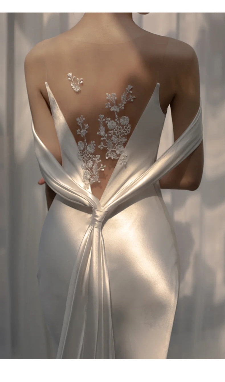 Gaun Pengantin Mermaid Satin Prancis, Gaun Pengantin Punggung Terbuka dengan Aplikasi Renda dan Ekor yang Bisa Dilepas, Gaun Pengantin Putih Elegan